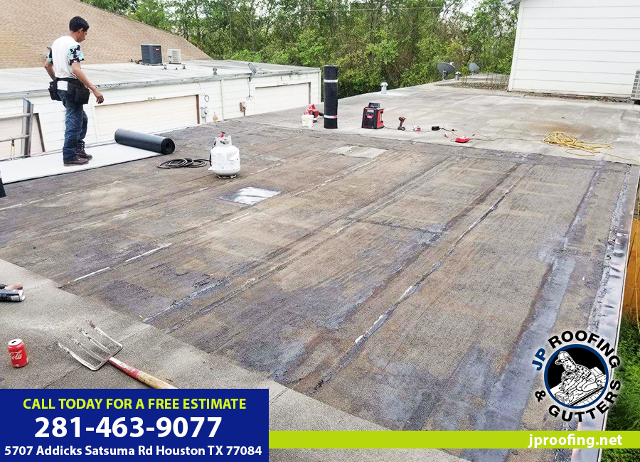 28 Roofing contractor in houston